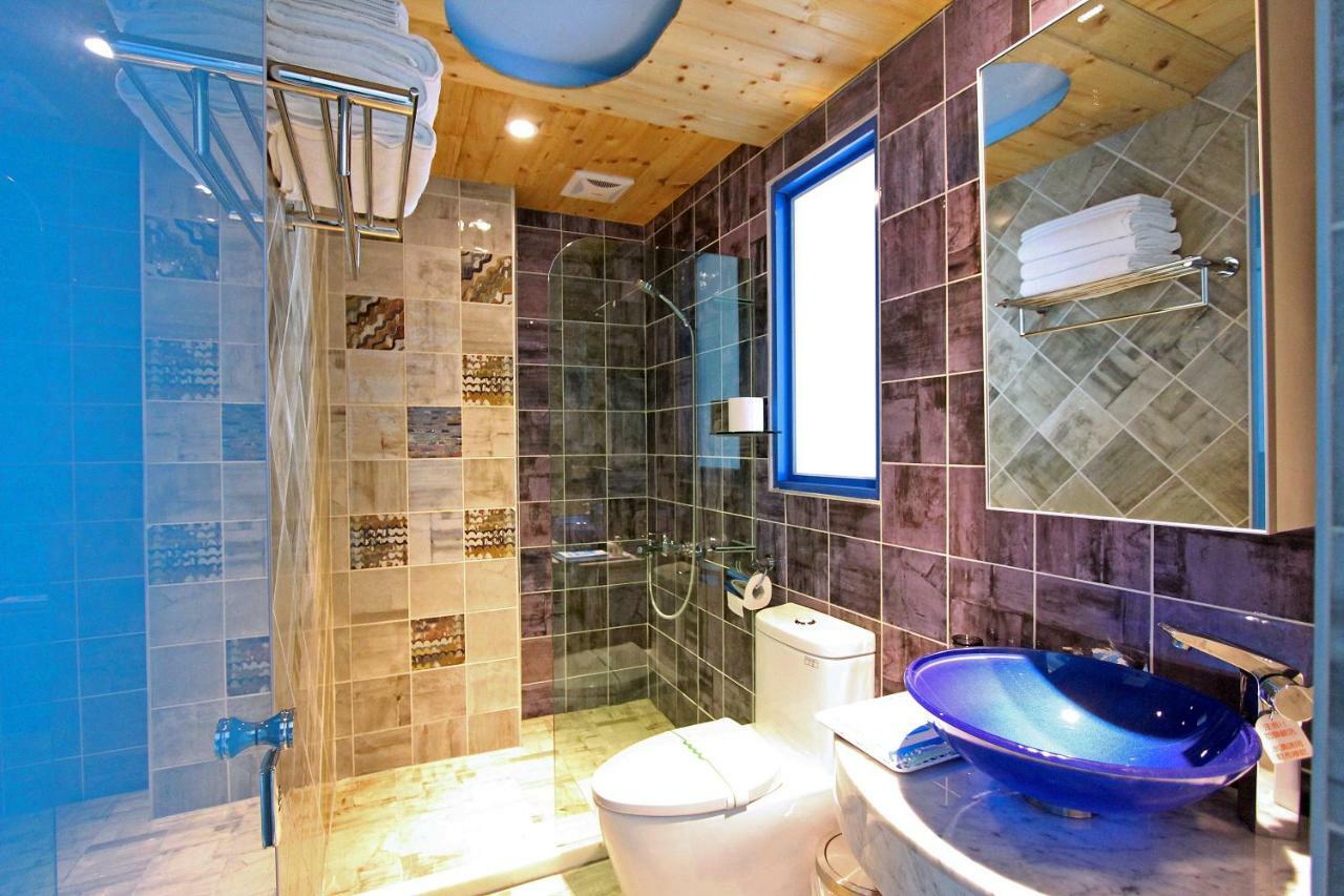 White Mediterranean Dahan Luaran gambar