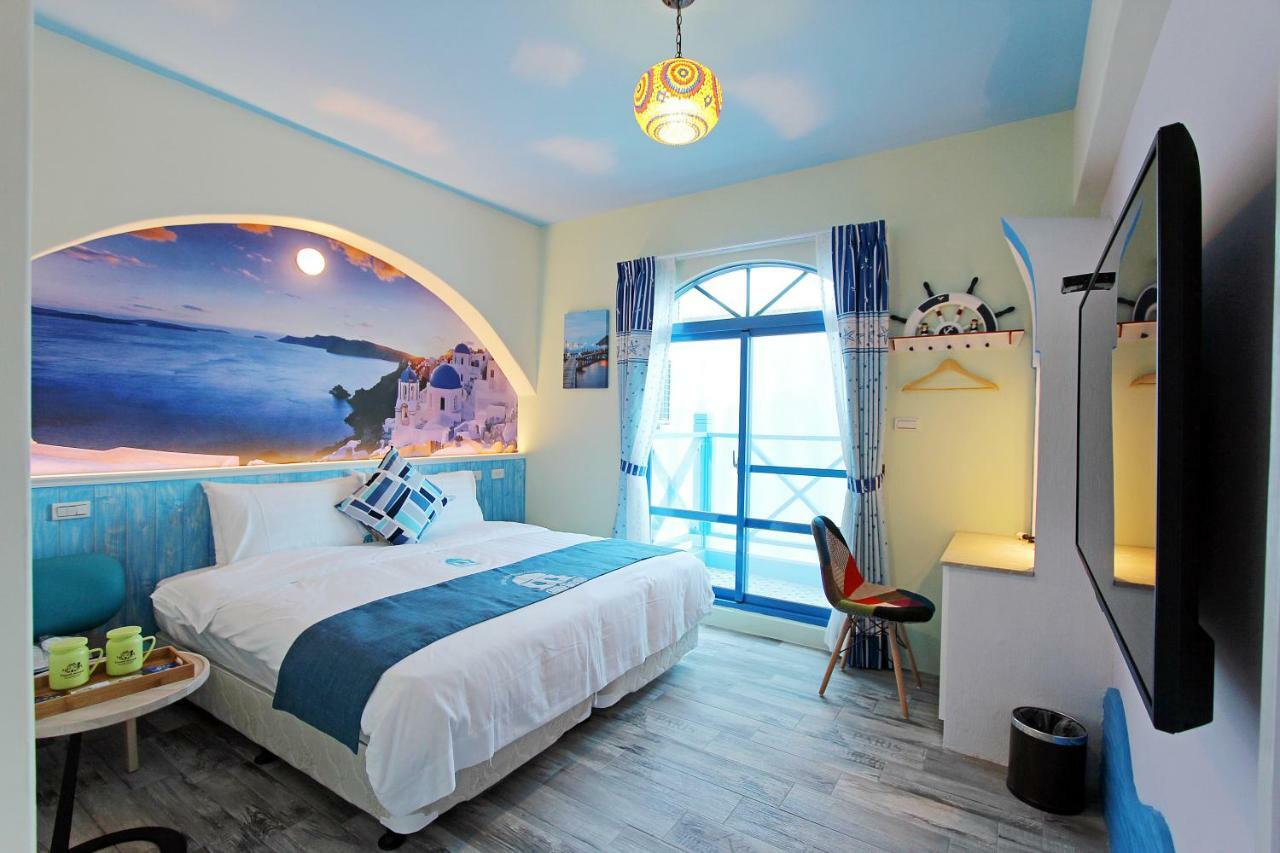 White Mediterranean Dahan Luaran gambar