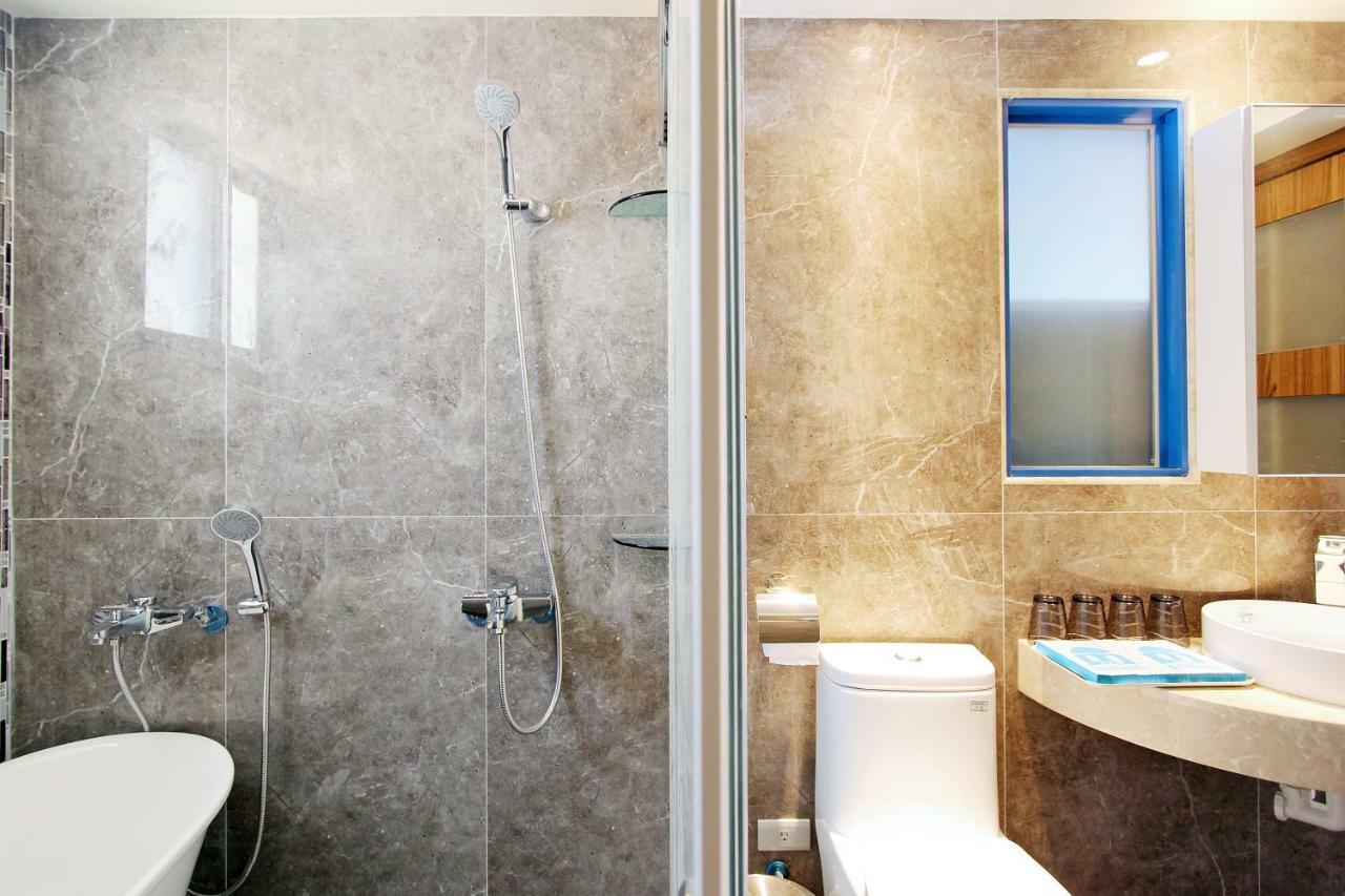 White Mediterranean Dahan Luaran gambar