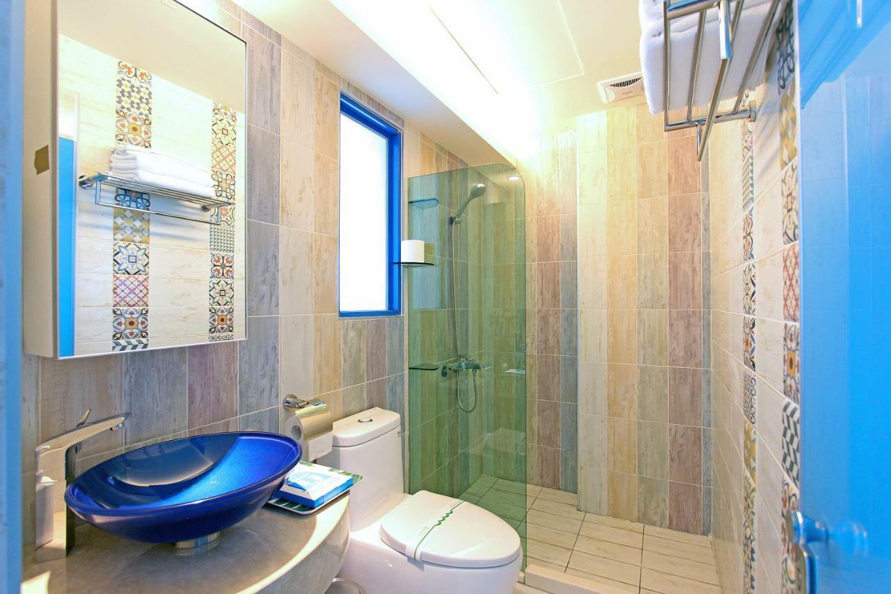 White Mediterranean Dahan Luaran gambar