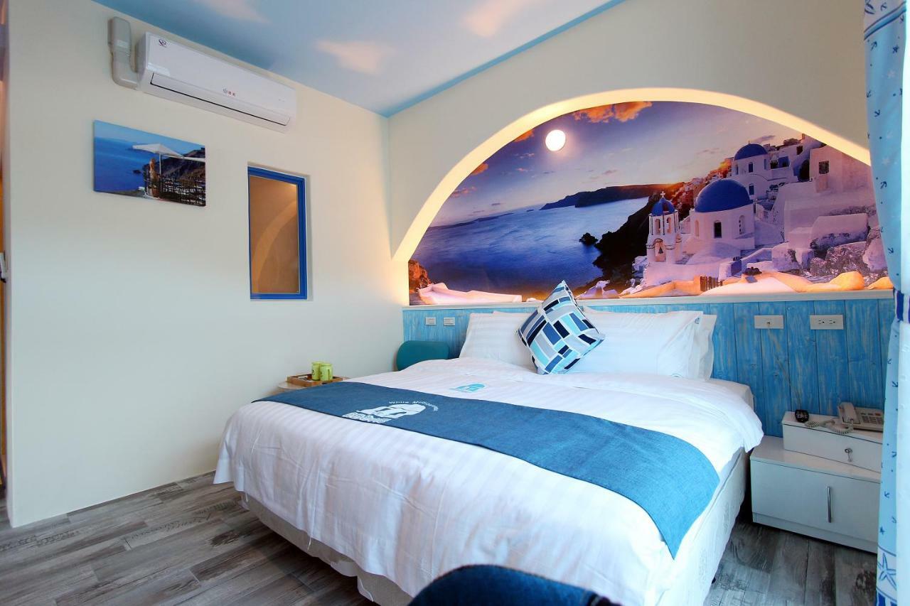 White Mediterranean Dahan Luaran gambar