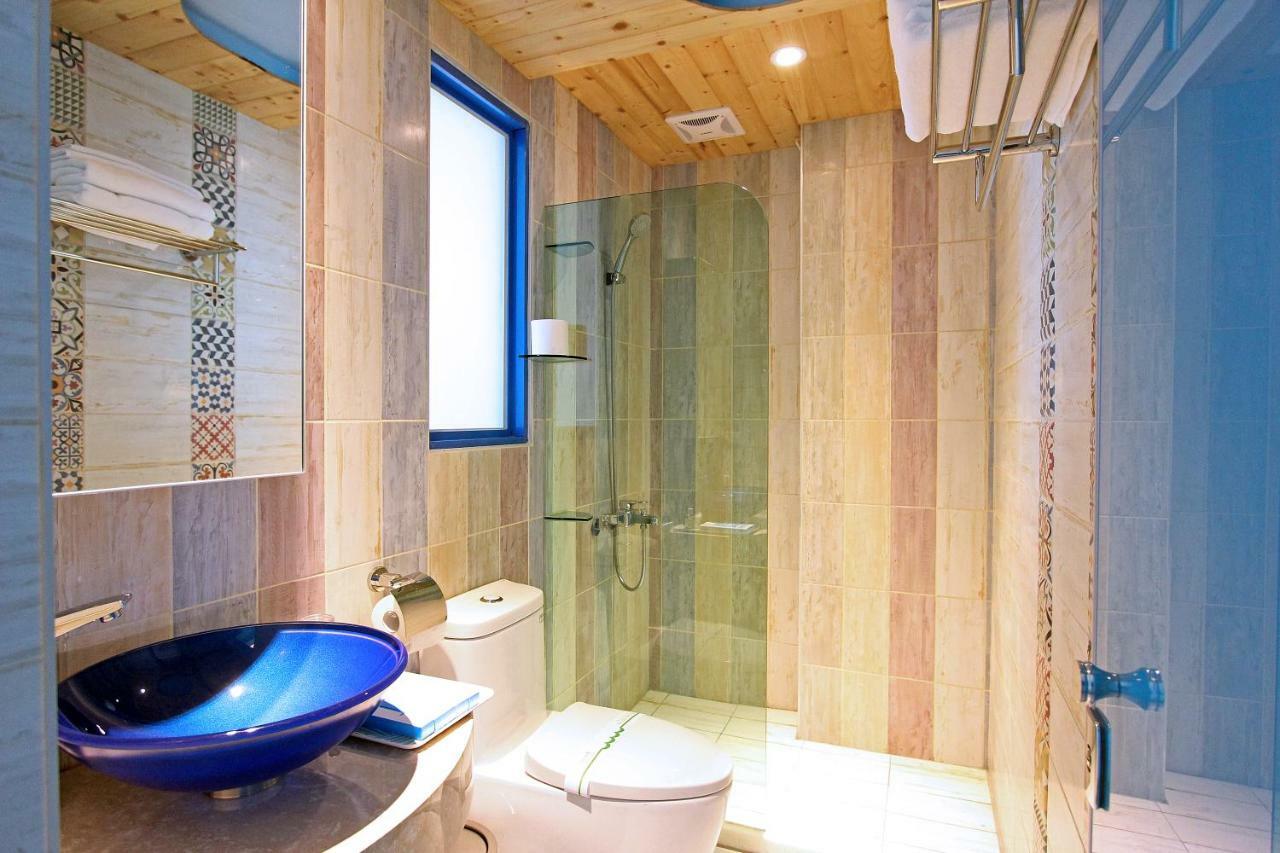 White Mediterranean Dahan Luaran gambar