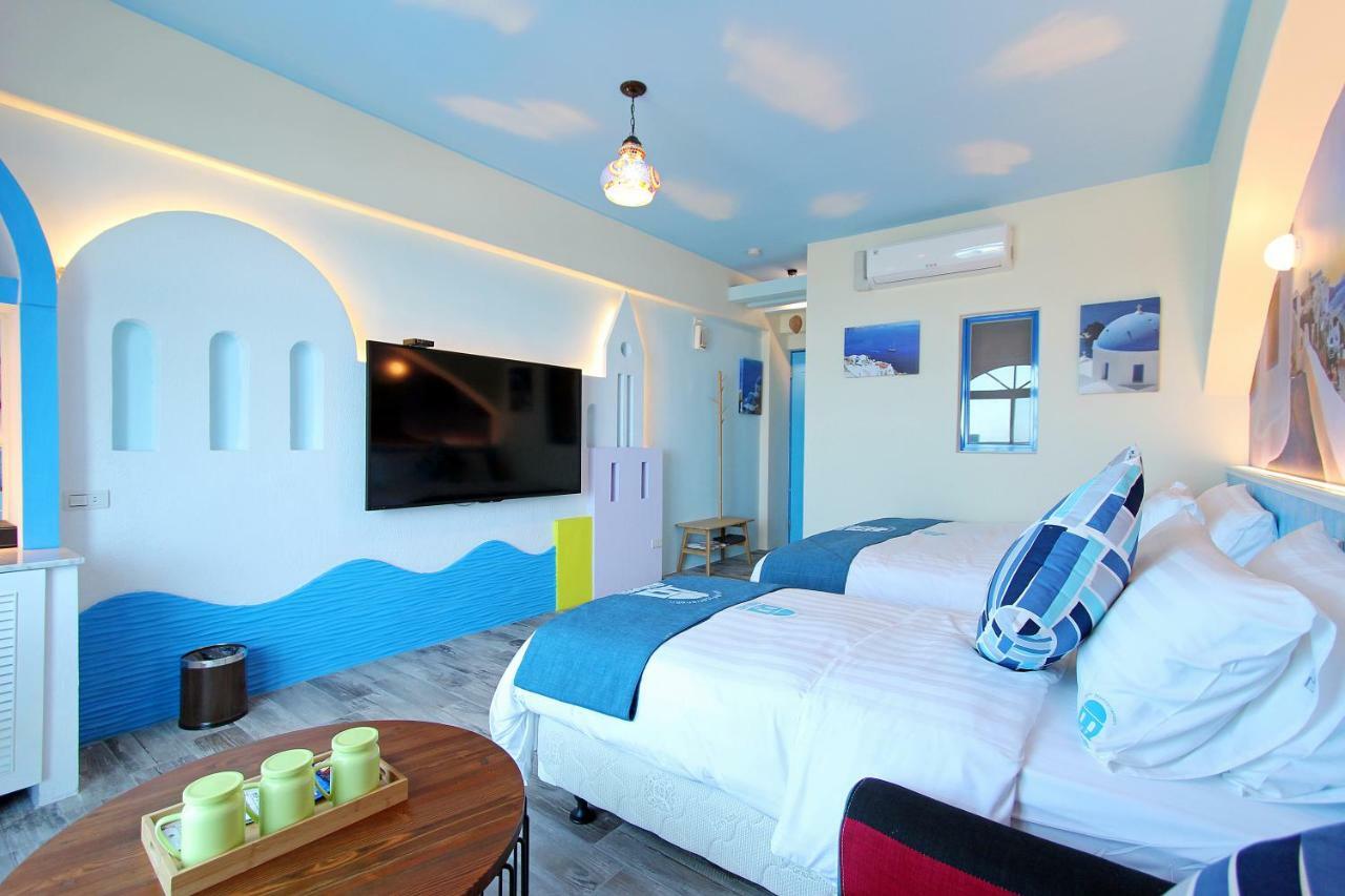 White Mediterranean Dahan Luaran gambar
