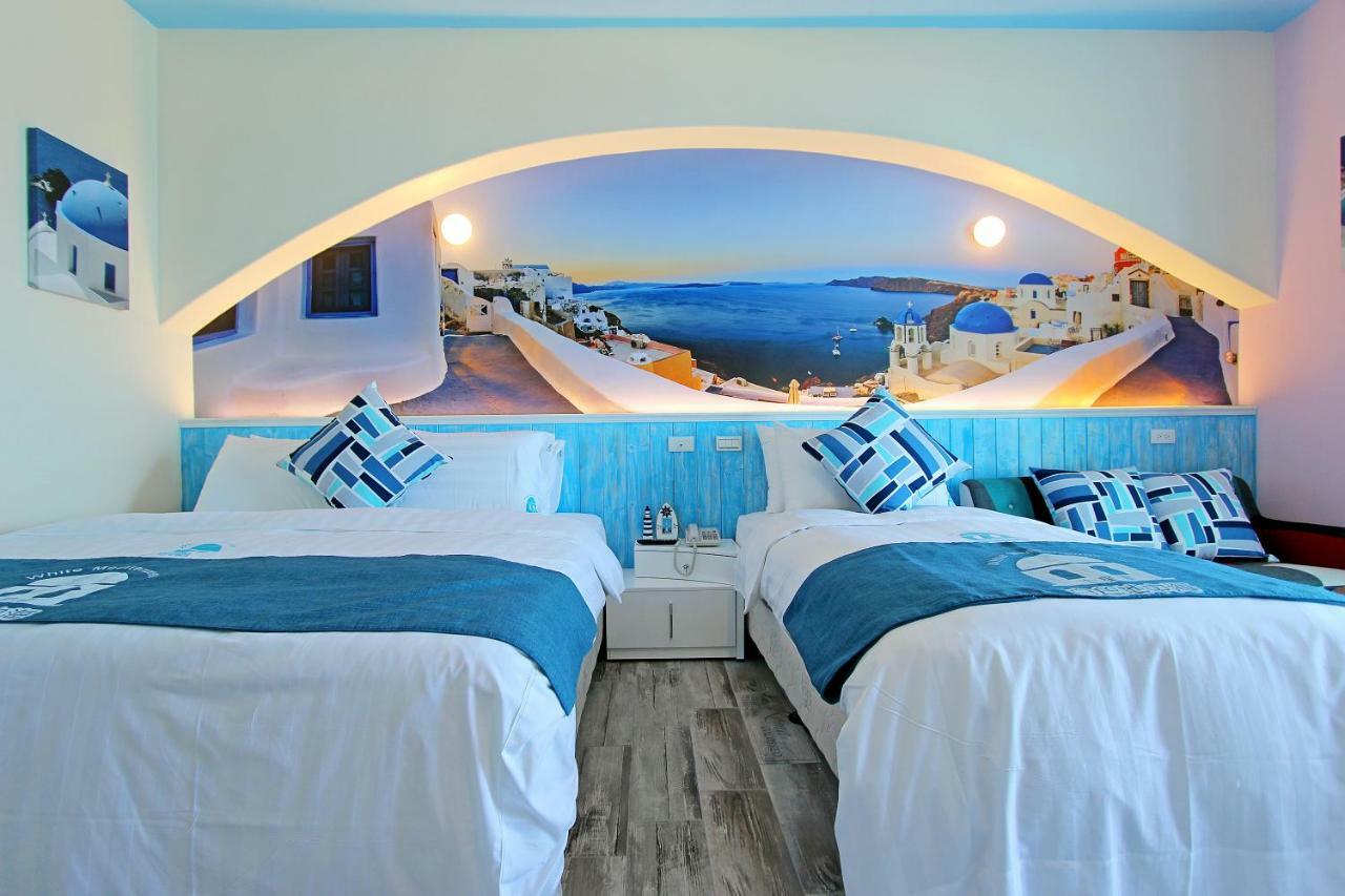 White Mediterranean Dahan Luaran gambar