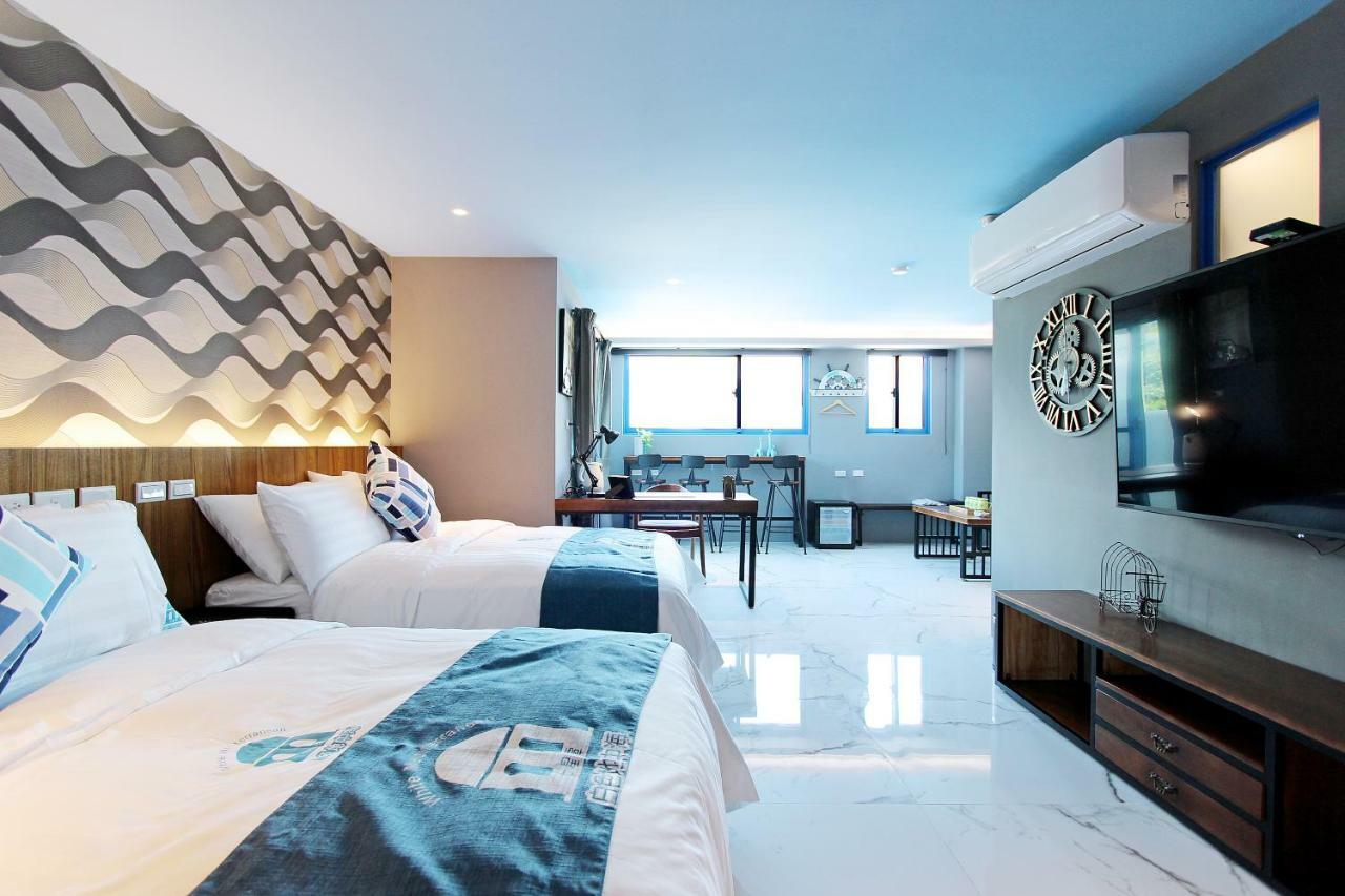 White Mediterranean Dahan Luaran gambar