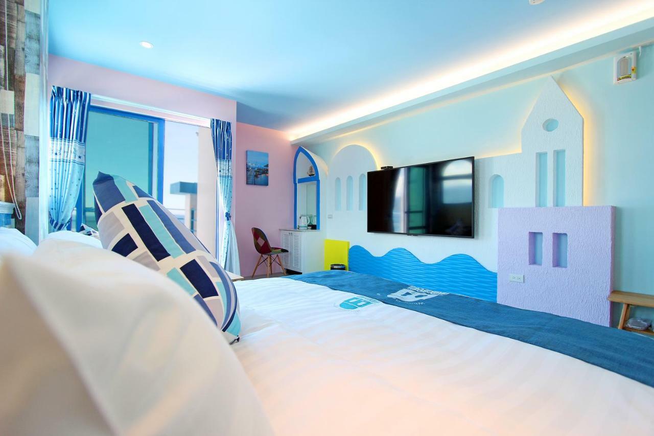 White Mediterranean Dahan Luaran gambar